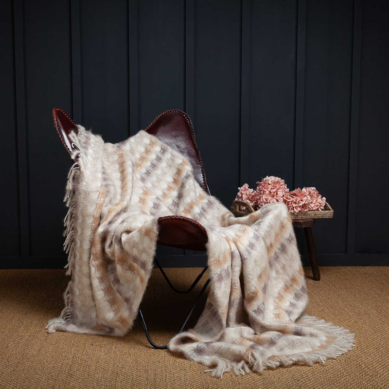 Carmen Mohair Blanket Coffee Cream (Photoshoot)