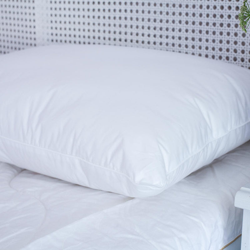 British-made with 100% British wool pillow medium fill 800gms 220 thread count 100% high-quality cotton casing piped edging