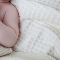 Super-soft cream lambswool waffle baby blanket with matching stitched edging cosy & perfect for all seasons top-quality