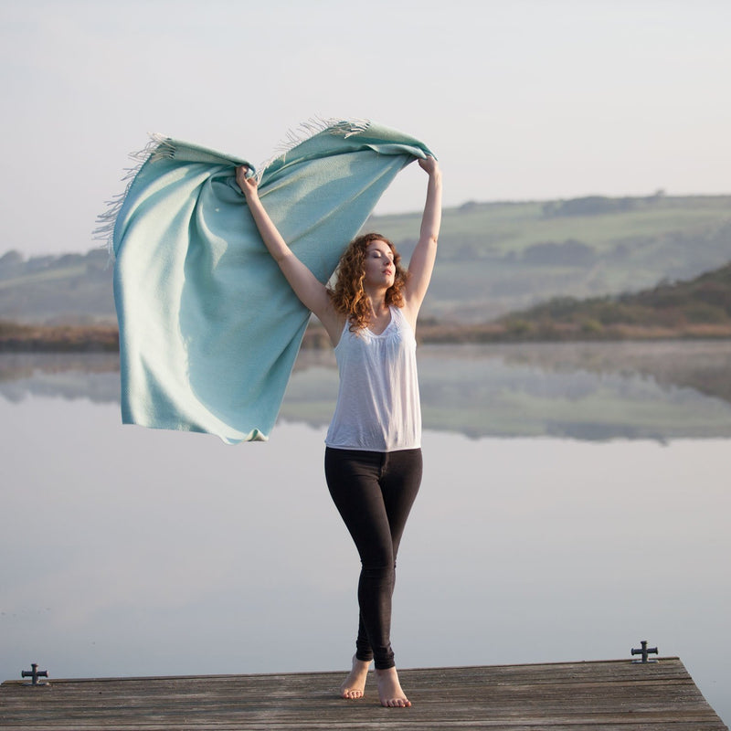 Merino-cashmere blend throw super-soft warm & cosy soft duck egg & cream herringbone pattern top-quality luxury throw