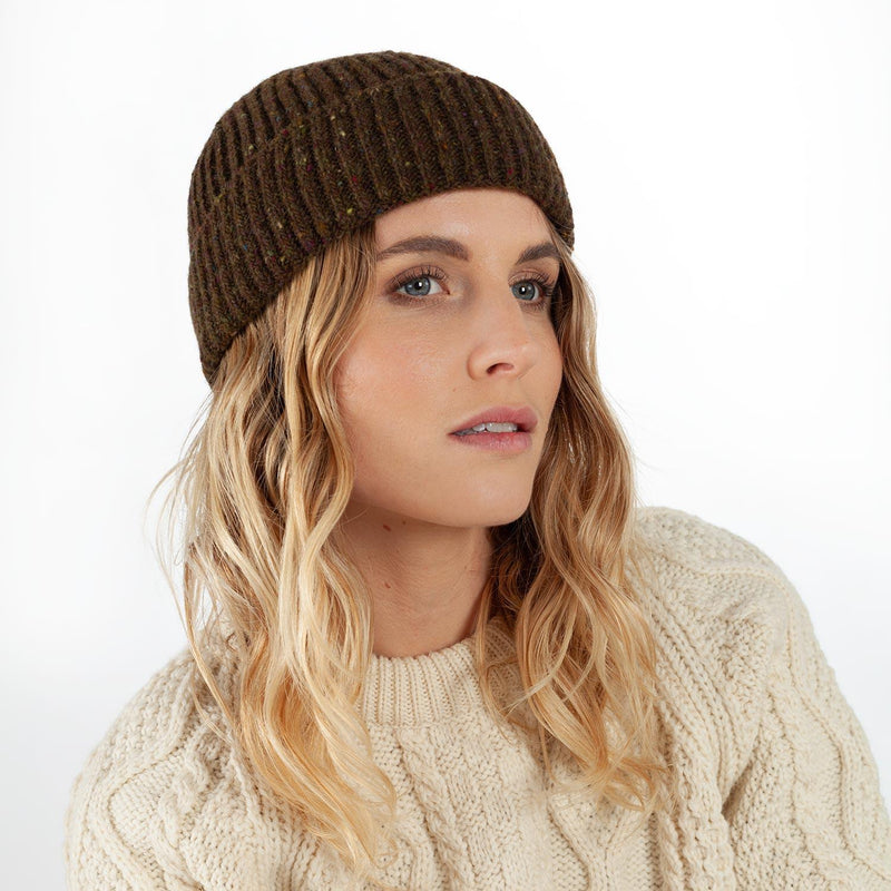 100% super-soft Merino wool classic fine-rib knitted beanie hat in a flecked deep green-brown made in England top-quality